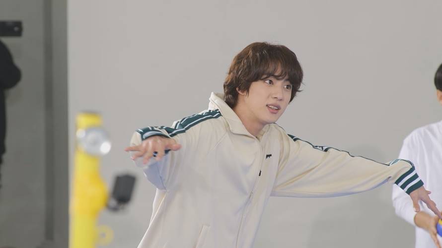 正在服兵役的BTS Jin在《Running Man中幽默搞笑十足，在軍中依然人氣十足。（圖／中天綜合台提供）