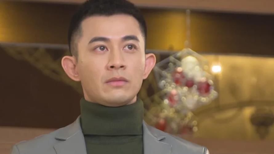 曾子益在新戲《愛的榮耀》飾演來自國外的設計師蔡大富。