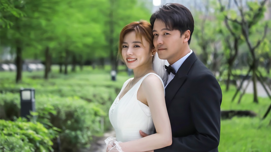 王瞳跟黃文星戲外會討論《市井豪門》劇情，兩人相當投入在角色裡。（圖／民視提供）
