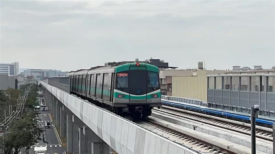 高捷紅線R24岡山高醫站至RK1岡山車站路段,交通部於6月20日發布營運許可函,預定6月底辦理試營運活動。(圖/高市捷運局提供)