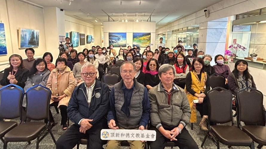 作家宋澤萊(右一起)、藝術家林興華、藝術家余季與參與貴賓合影留念