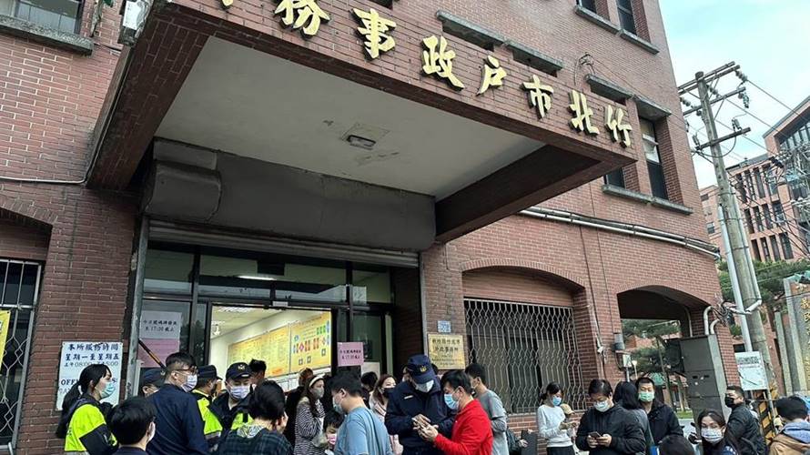 竹北市發6000元給居民，結果千人搶入籍。（圖／竹北市公所提供）