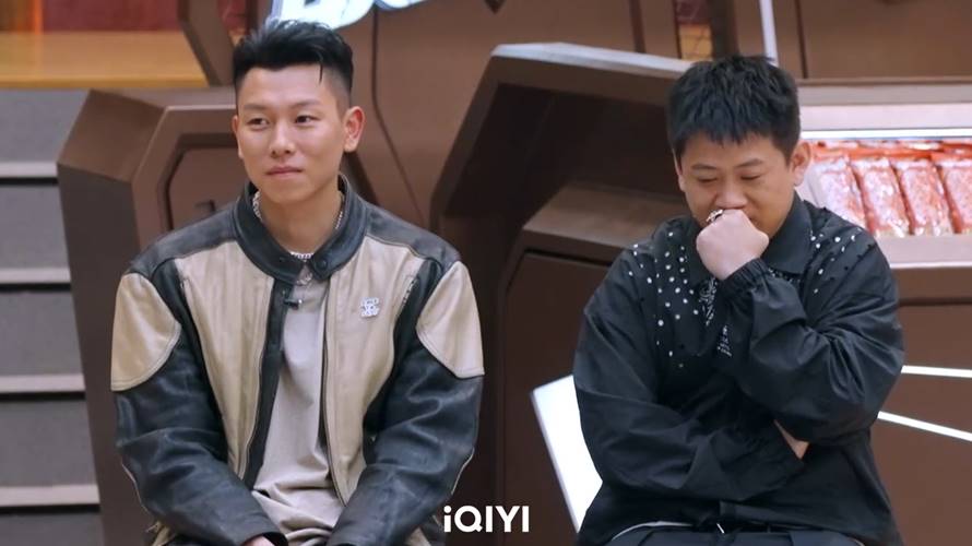 瘦子選人環節忍尷尬坐到最後-一旁的派克特選擇大淵組隊讓瘦子鬆口氣。（圖／愛奇藝國際站提供）