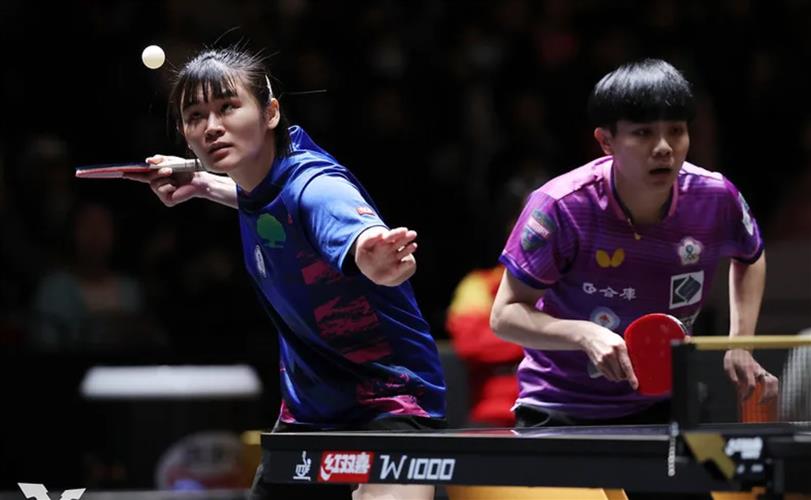 鄭怡靜(右)、李昱諄(左)。(圖 / 摘自World Table Tennis)