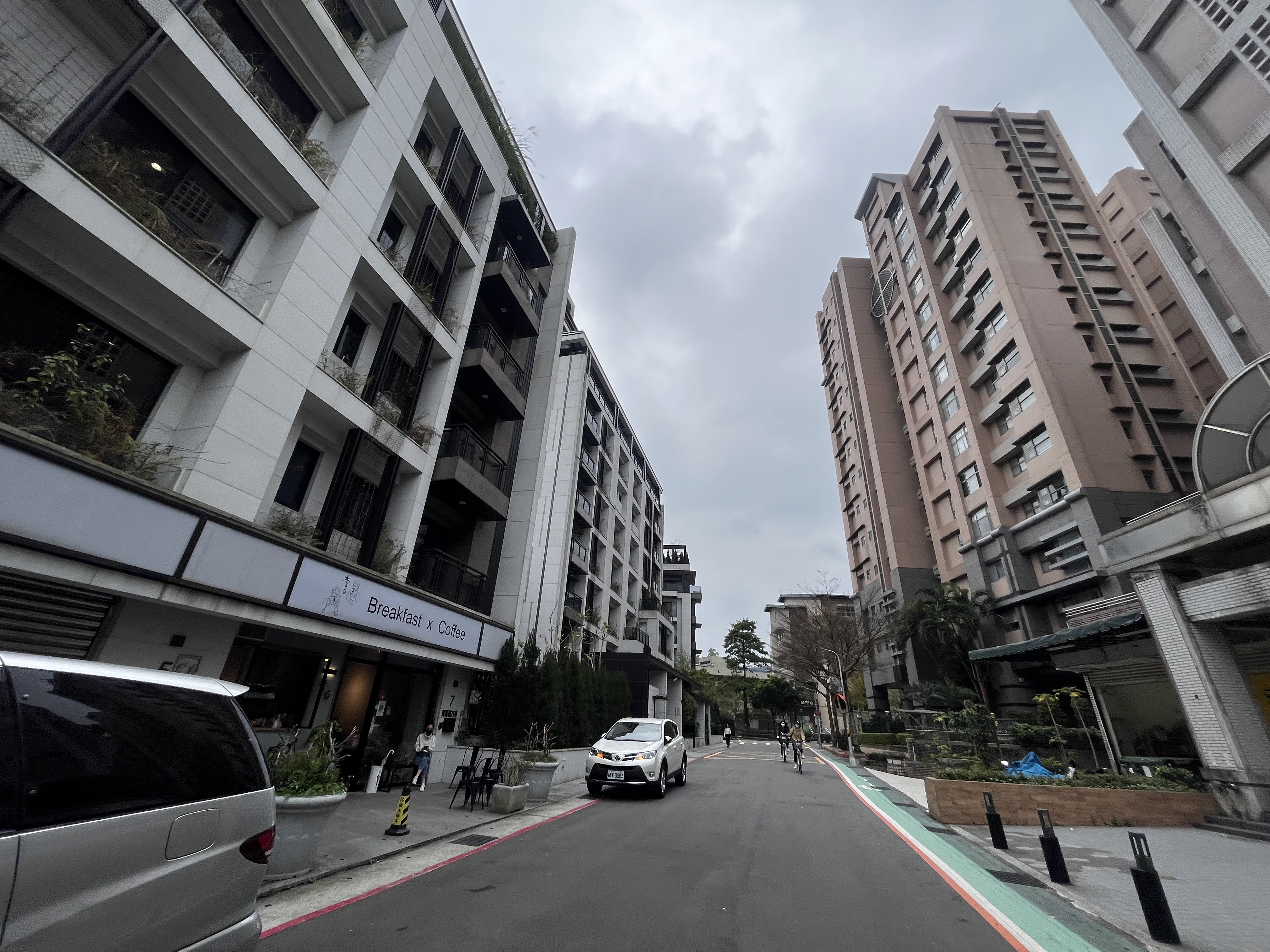 有車有房人生窮忙？　房車雙貸人數10年增3成