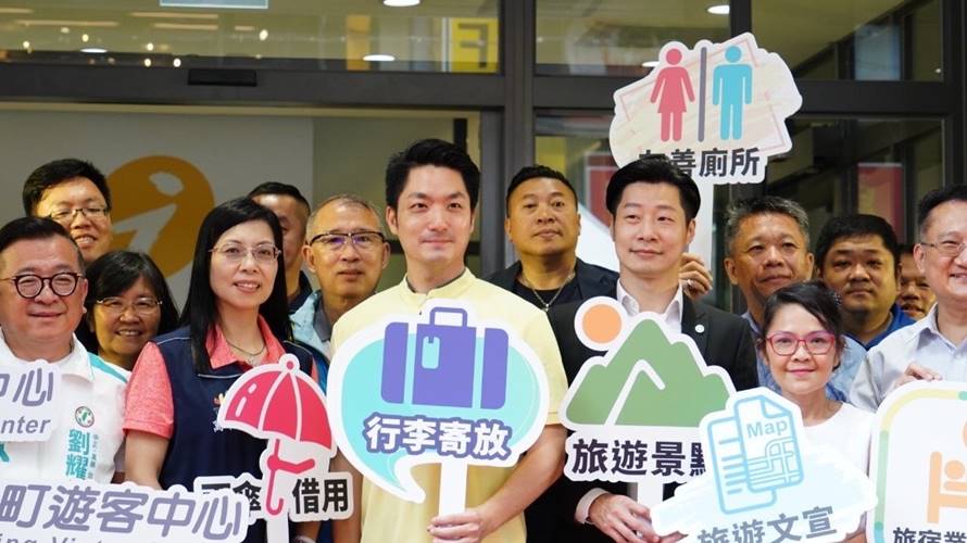 台北市長蔣萬安（中）出席西門町遊客中心開幕。（圖／北市府提供）