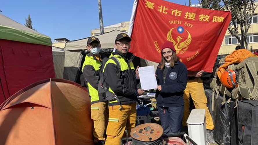台北市搜救隊捐贈救援器材給土耳其，協助繼續救災。（圖／翻攝台北市搜救隊臉書）