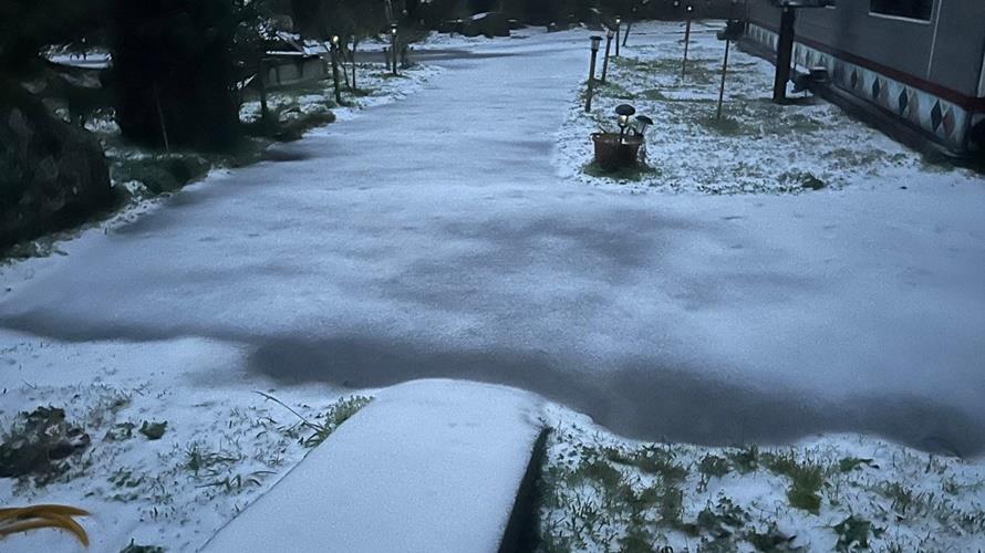 新竹四校因為下雪低溫再度停課。(圖/新竹縣政府提供)
