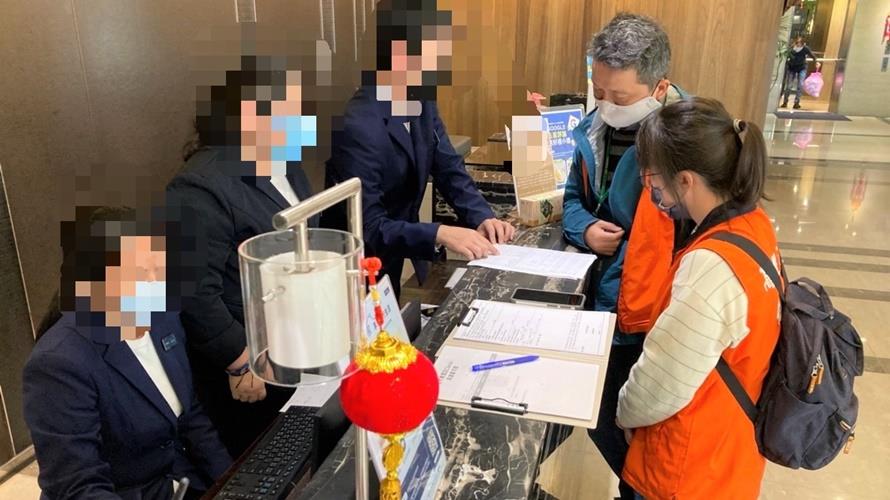 高雄黃色小鴨風潮,怕旅館業哄抬房價將嚴查。(圖/高雄市觀光局提供)