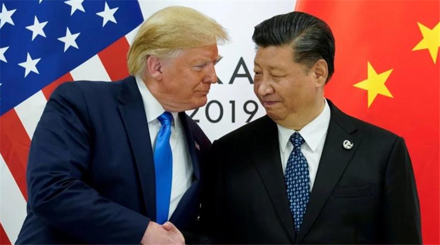 華爾街日報4日下午報導,兩名美國官員表示,川普總統(右)和中國國家主席習近平今天不會通電話。(圖/摘自X)