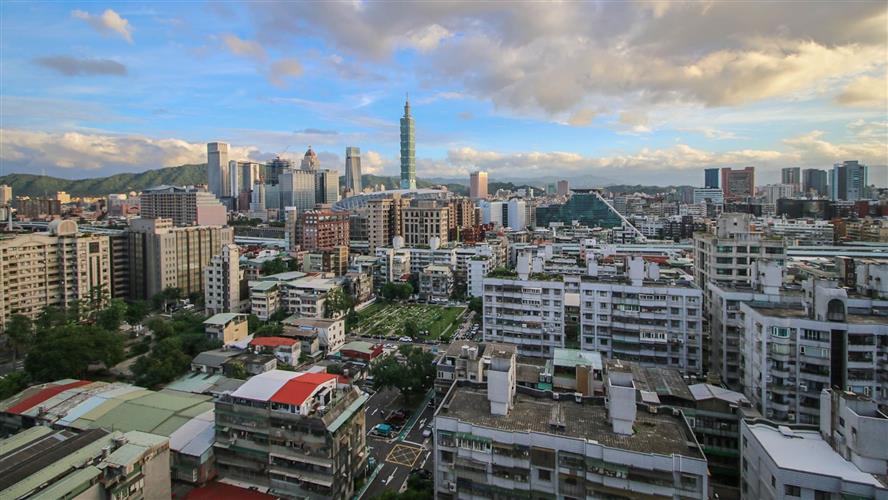 永慶房產集團比較在2024年Q2的房市高點和2025 年Q1七大都會區的成交議價率，數據顯示七大都會區的成交議價率都有擴大的趨勢。(房市示意圖)