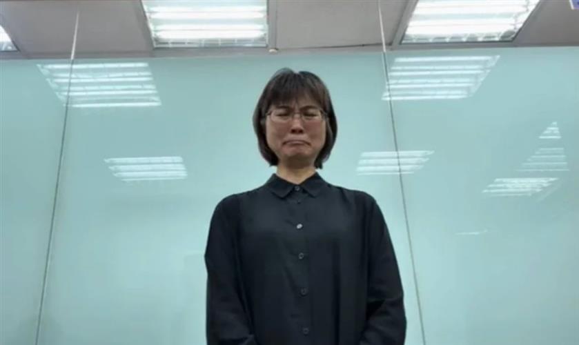謝宜容今天透過影片鞠躬道歉,面露悲痛。(圖/摘自YT)
