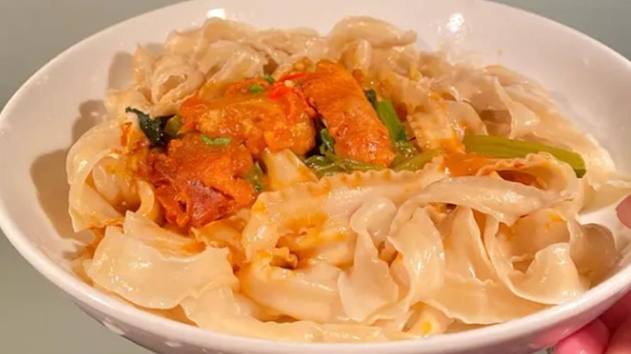 青花驕和全家聯名的拌麵比較重口味。(圖/取自Dcard)