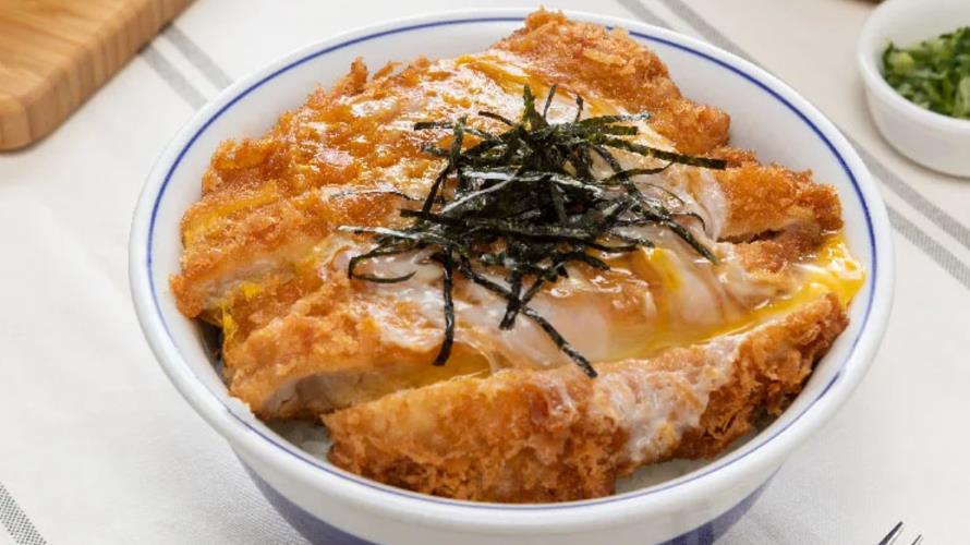 連鎖日式豬排丼「吉豚屋」2月底推出多項限時優惠方案。(圖/吉豚屋提供)