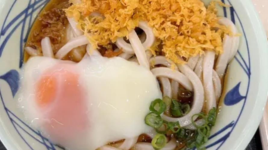 網友認為丸龜烏龍麵和藏壽司釜玉烏龍麵一樣好吃。(圖/取自Dcard)