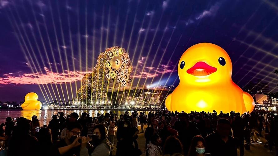 情人節當日將出現雙鴨Kiss珍貴畫面。(圖/高雄市政府提供)