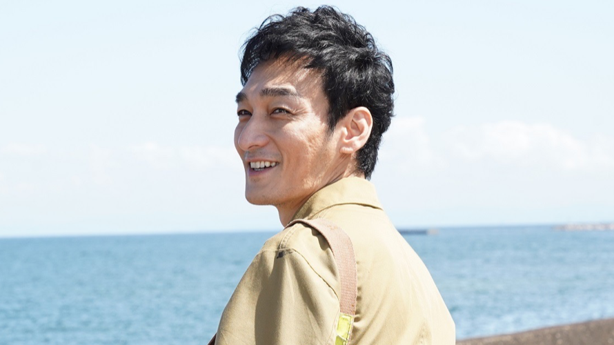 《追海豚的長崎夏日》由草彅剛主演。（圖／中影提供）