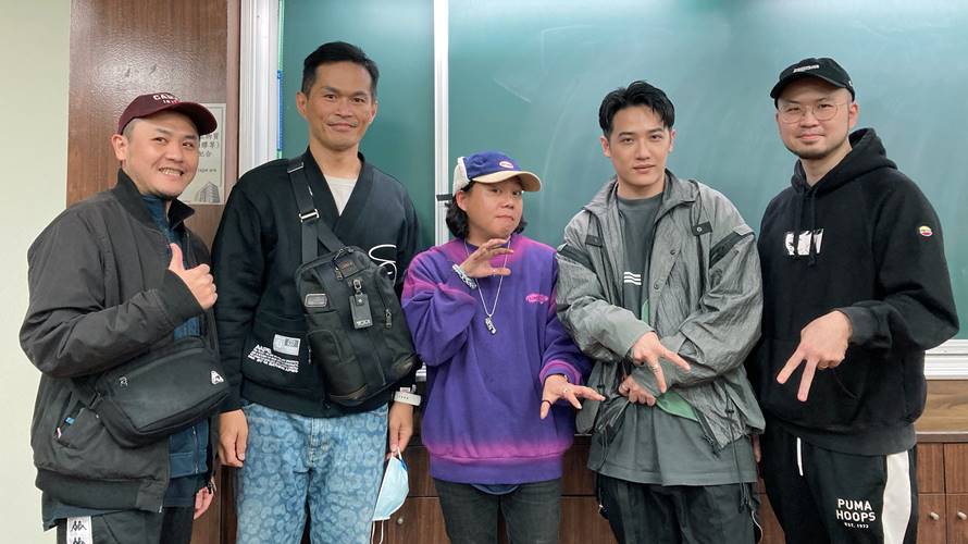 左起顏冠希、大支、小人、熊仔、韓森。（圖／迷音樂提供）