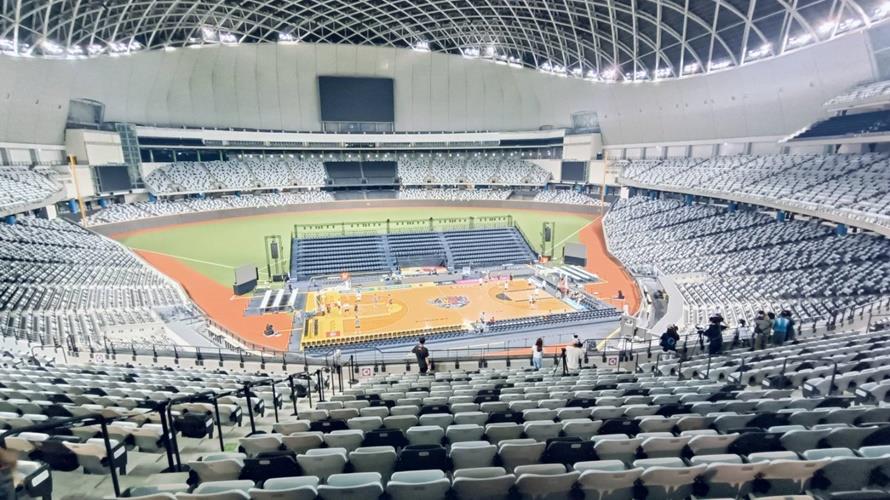 T1新北中信特攻與臺北台新戰神開箱大巨蛋籃球場。(圖/李宇碩攝)