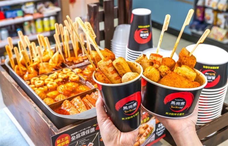 全家便利商店觀察,氣溫走低帶動熟食區馬尚煮、關東煮等品類業績雙位數成長。(圖/全家提供)