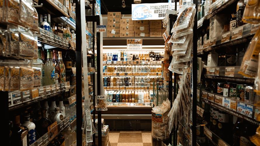 超商店員認為點咖啡、泡泡麵和微波服務,常常會遇到奧客。(示意圖/取自pexels)