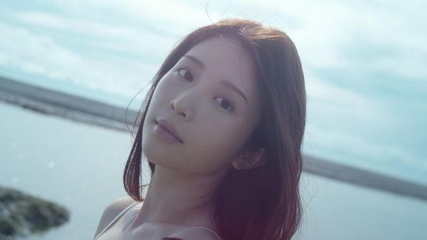 煎熬20天！雞排妹「上空一絲不掛」下跪道歉　激喊：是我不夠好