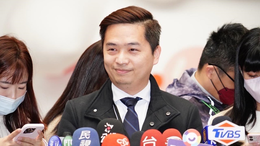 羅旺哲宣布請辭北市府發言人。（圖／翻攝自羅旺哲臉書）