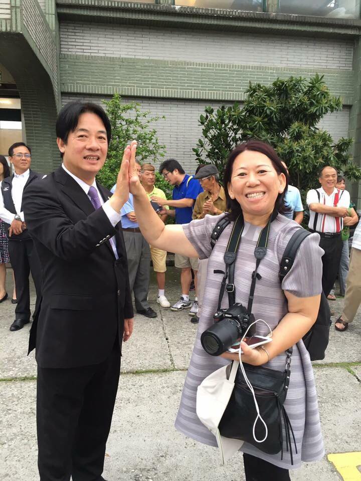 賴清德已經身為副總統，賴子瑄也用行動相挺。翻攝畫面