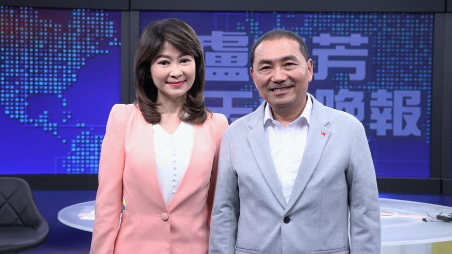 主播盧秀芳專訪新北市長侯友宜。（圖／中天提供）