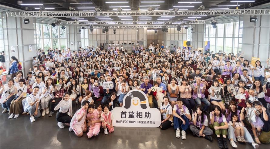 「首望相助,希望從頭開始」台北場募髮活動超過400人參與。