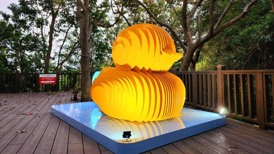 中信造船集團小鴨裝置藝術。(圖/壽山動物園提供)