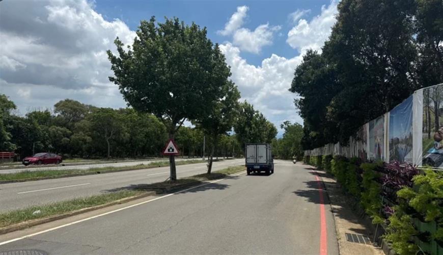 台中市南屯區向上路五段因地勢屬長下坡,車速容易過高相對危險,警方今年已取締嚴重超速714件。(圖/警方提供)