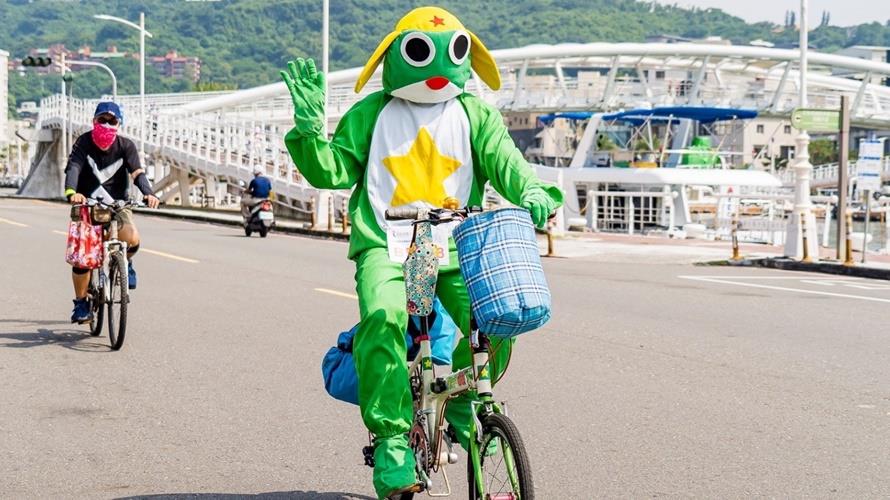 乘風而騎鼓山場以萬聖節Cosplay為單車主題。(圖/高雄市觀光局提供)