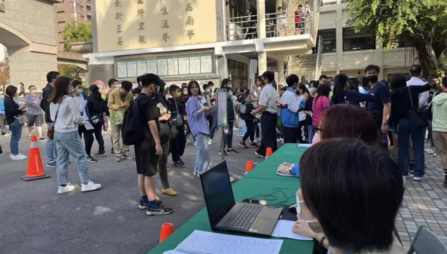 高雄許多明星私立高中均表示招生數比去年增加,南部家長普遍存有「先公後私」想法和畢業生逐年減少之下,私校能順利招生,無疑是個鼓勵。(圖/翻攝自復華高級中學臉書)