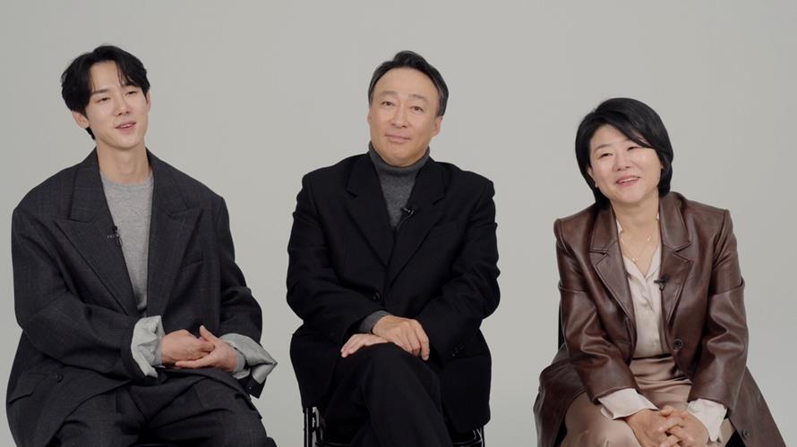 柳演錫(左起)、李聖旻、李姃垠接受專訪。(圖/iQIYI國際站提供)