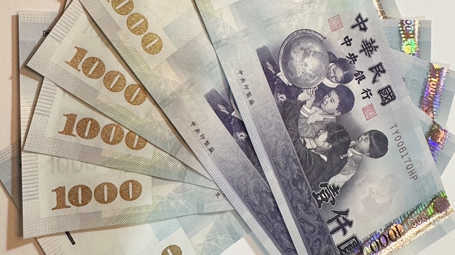 6千元稅務超收將可在12間銀行ATM領取。（圖／張美心攝）