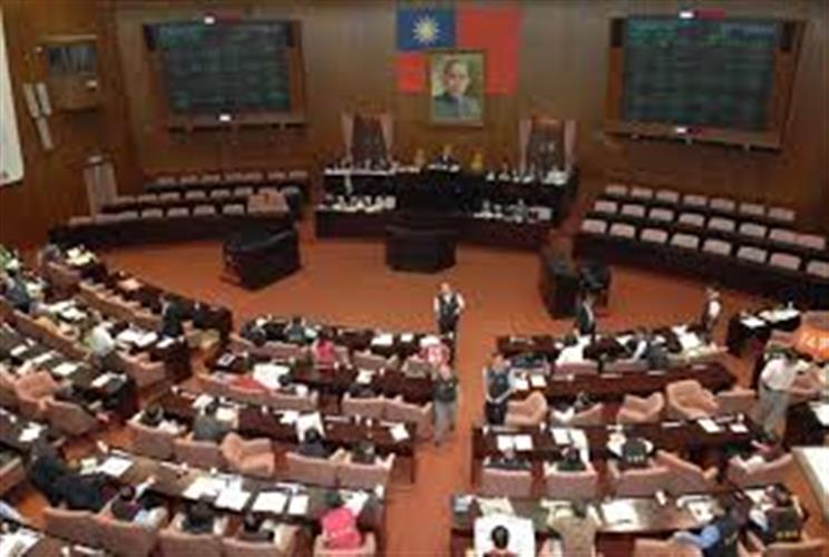 總預算審查： 傅崐萁直指兩大要害——為人民守住1111億血汗錢，救年輕人未來！救台灣經濟！