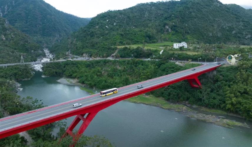 觀光署推出台灣好行及台灣觀巴等旅運優惠措施提升民眾出遊意願。(圖/觀光署提供)