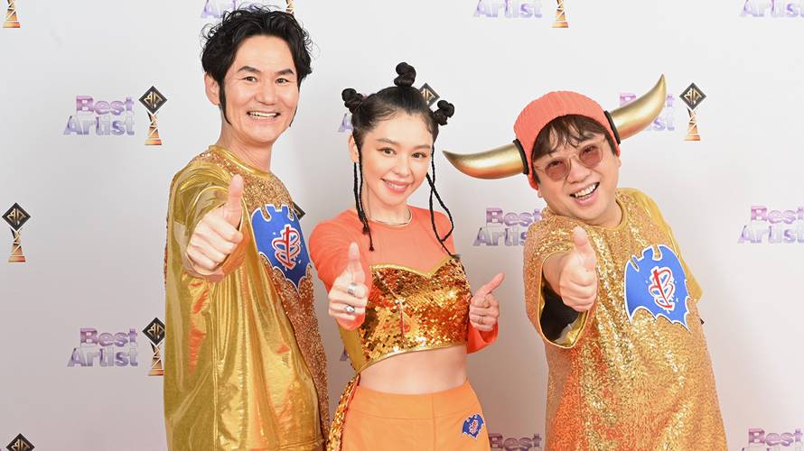「黑色餅乾」徐若瑄（中）看到南南見（左）、天山直呼感動。（圖／日本電影台提供）