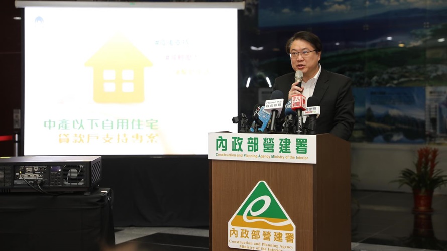 林右昌在臉書解釋自己所說的原意，網友仍熱議。（圖／翻攝林右昌臉書）