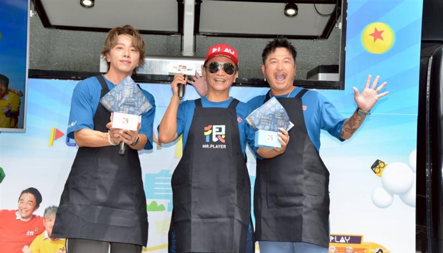 坤達、吳宗憲、Kid一起製作餐點給幸運粉絲品嘗。(圖/三立提供)