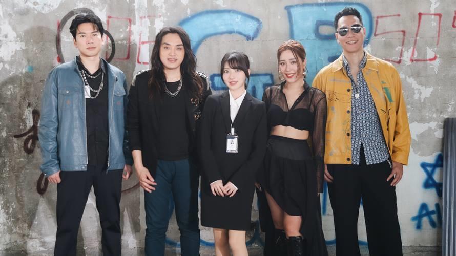 一粒（圖中）擔任小男孩樂團新曲MV主演。（圖／滾石唱片提供）