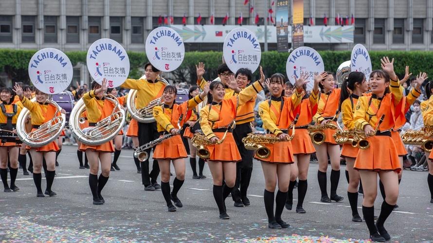 「橘色惡魔」近百人編制 更勝去年規模。(圖/高雄市政府提供)