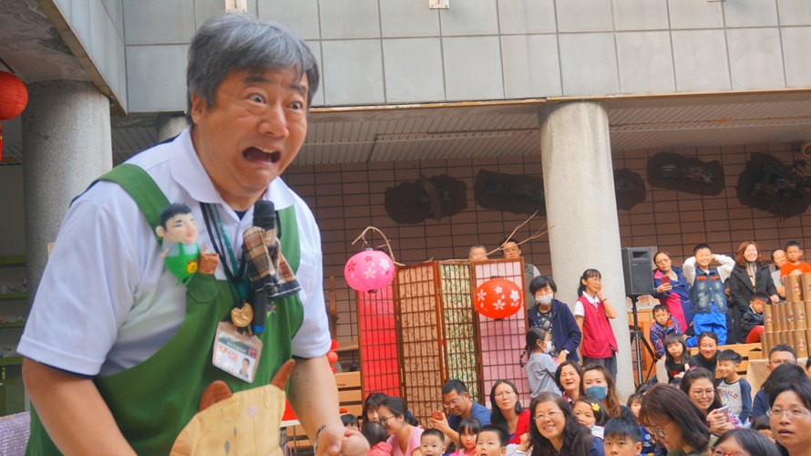 高雄兒童美術館最受大小朋友歡迎的胖叔叔說節慶故事活動將於1月8日登場。（圖／高雄市文化局提供）