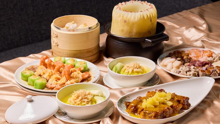 供應正統港式點心的京翠港式飲茶,嚴選台灣在地食材,集煲、炒、蒸、燉等港式料理技藝,自7月1日至9月30日推出「仲夏嚐鮮季」。(圖/高雄萬豪酒店提供)