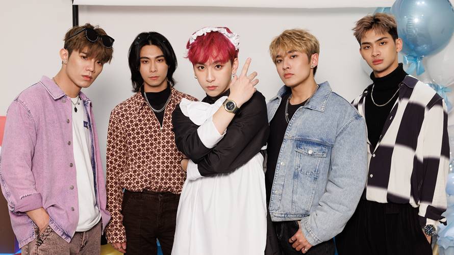 左起：峻廷、MAX、家齊、承隆、浦洋。（圖／服裝提供 SANDRO HOMME；踢帕娛樂提供）